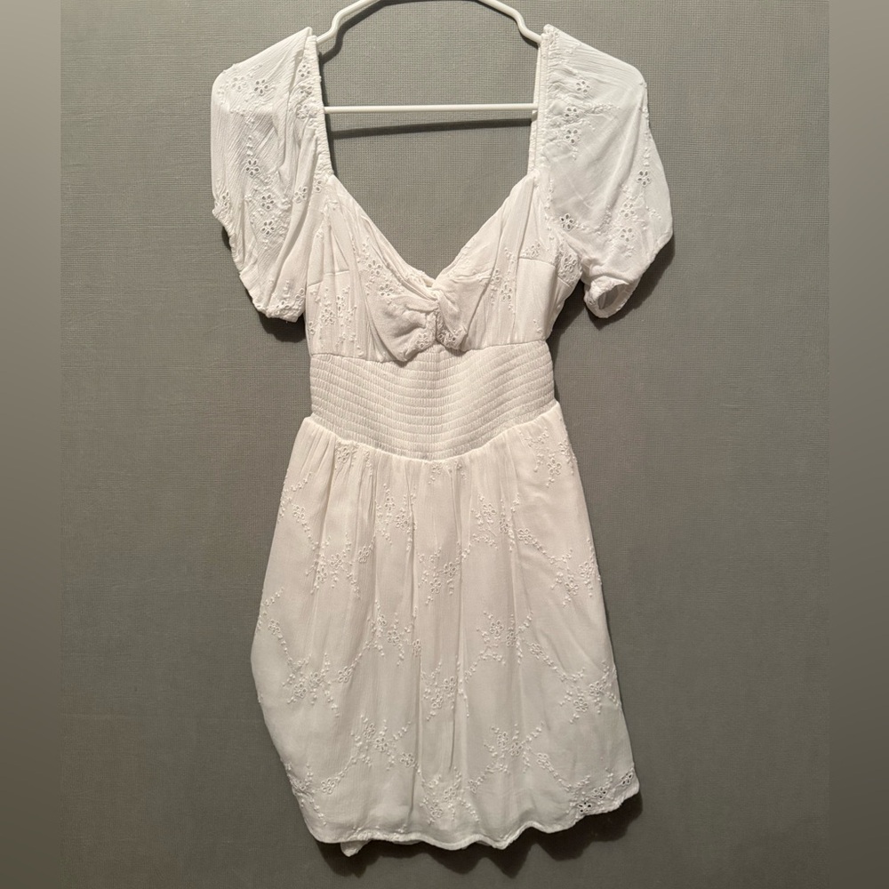 NWT Hollister white eyelet puff sleeve mini dress Size Medium - Picture 5 of 5